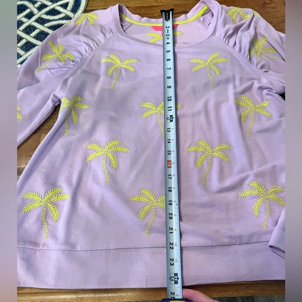 Lilly Pulitzer Women’s lightweight Aldean Sweatshirt, with palm leafs, X-Large - Picture 4 of 8